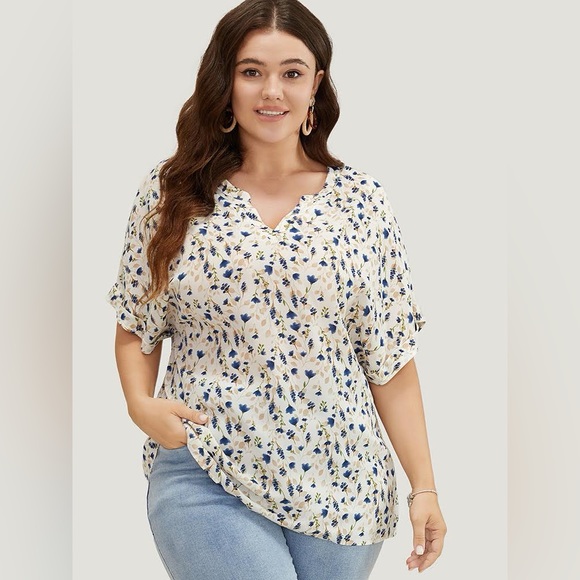 ⭐️ BLOOMCHIC Ditsy Floral Dolman Sleeve Notched Neck Blouse - Picture 1 of 8